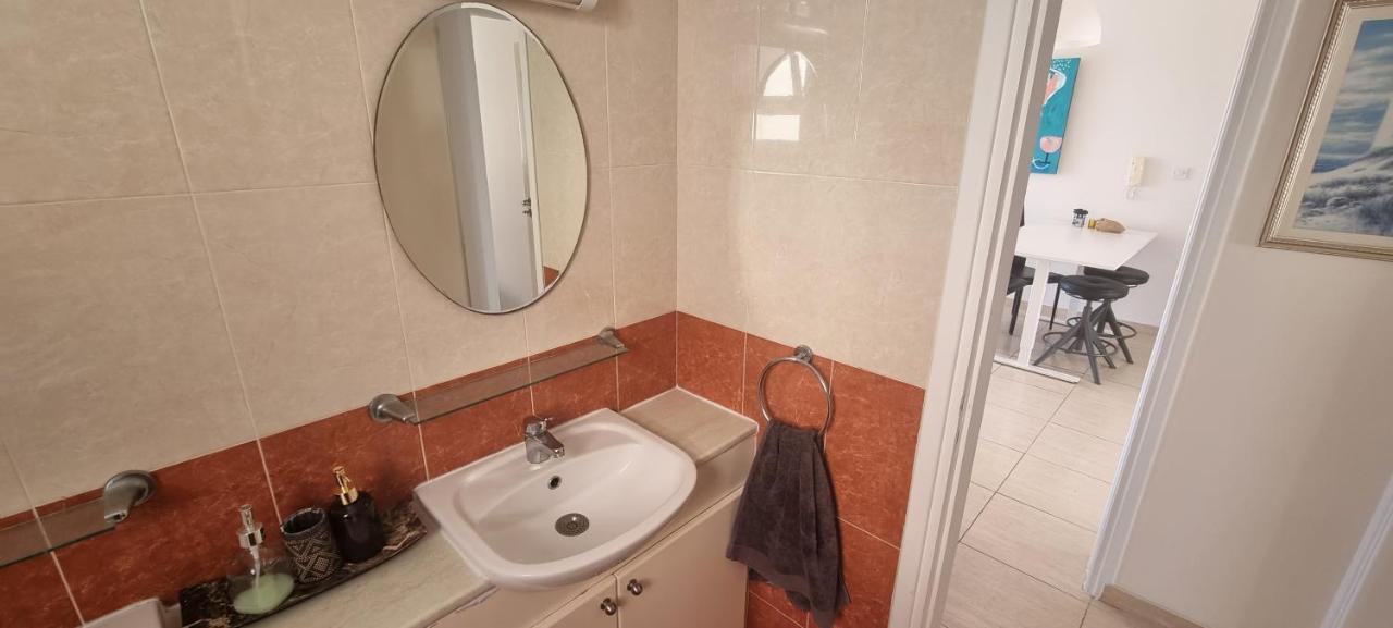 Apartment Ancient - Cozy Place Next To The Sea, Marina, Historical Sites, Buses, Mall, And Market Paphos